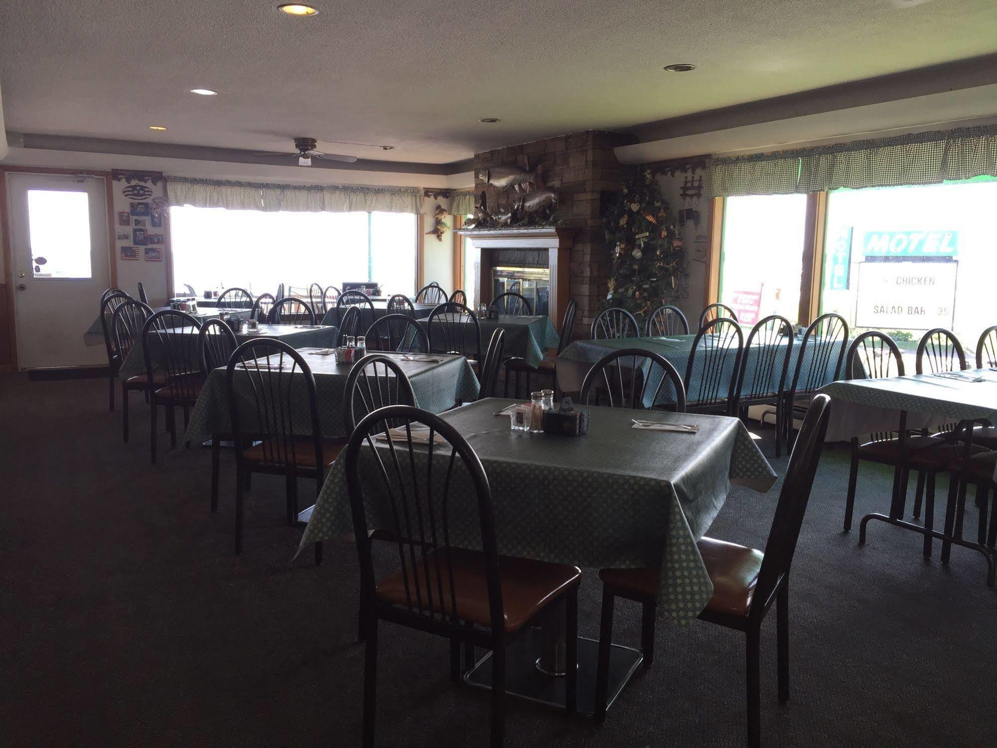 Twin Pines Resort Garrison エクステリア 写真