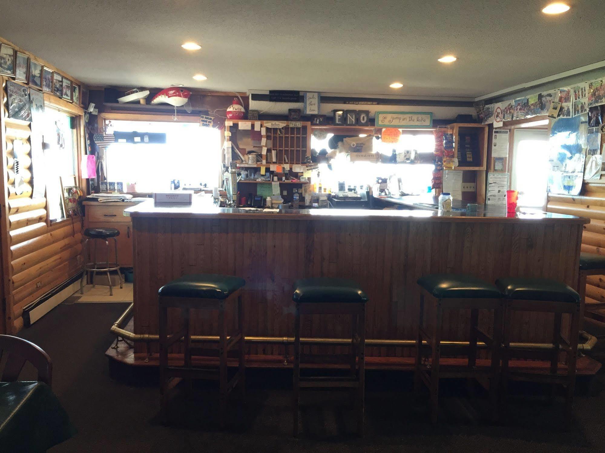 Twin Pines Resort Garrison エクステリア 写真