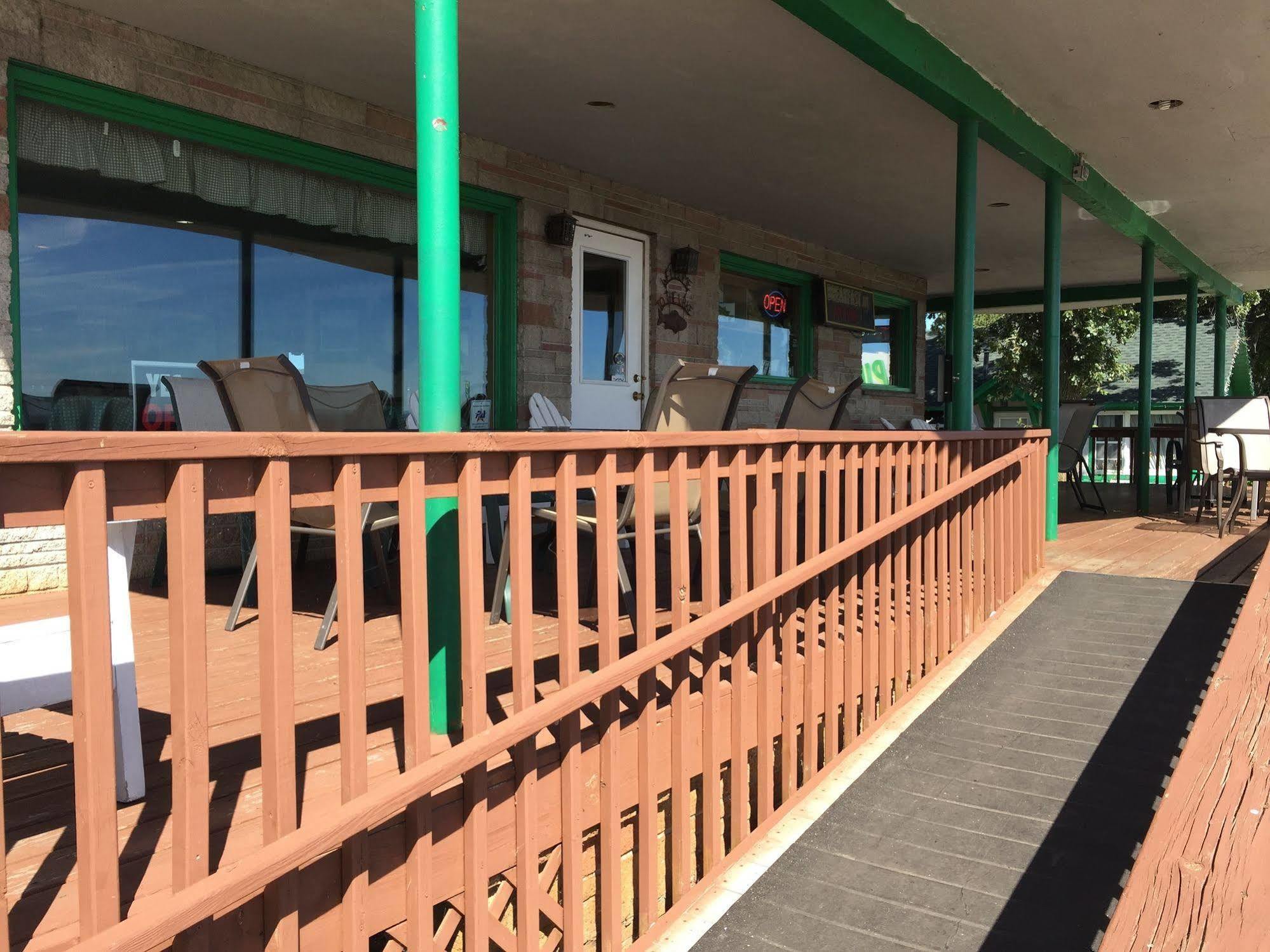 Twin Pines Resort Garrison エクステリア 写真